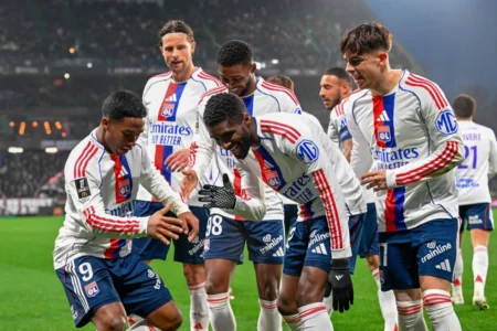 أولمبيك ليون هو ثاني أكثر الفرق تحقيقًا للفوز في تاريخ الدوري الفرنسي، معروف بأداءه القوي وتاريخه الحافل بالنجاحات.