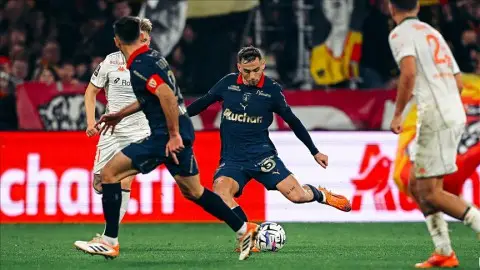 تابع آخر أخبار الدوري الفرنسي حيث تعرّض مارسيليا لهزيمة كبيرة بينما تصدر لانس جدول الترتيب بعد أداء مميز.