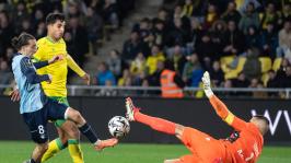 استكشف التحديات والمخاطر التي تواجه مستقبل الدوري الفرنسي لكرة القدم وتأثيرها على الرياضة في فرنسا.