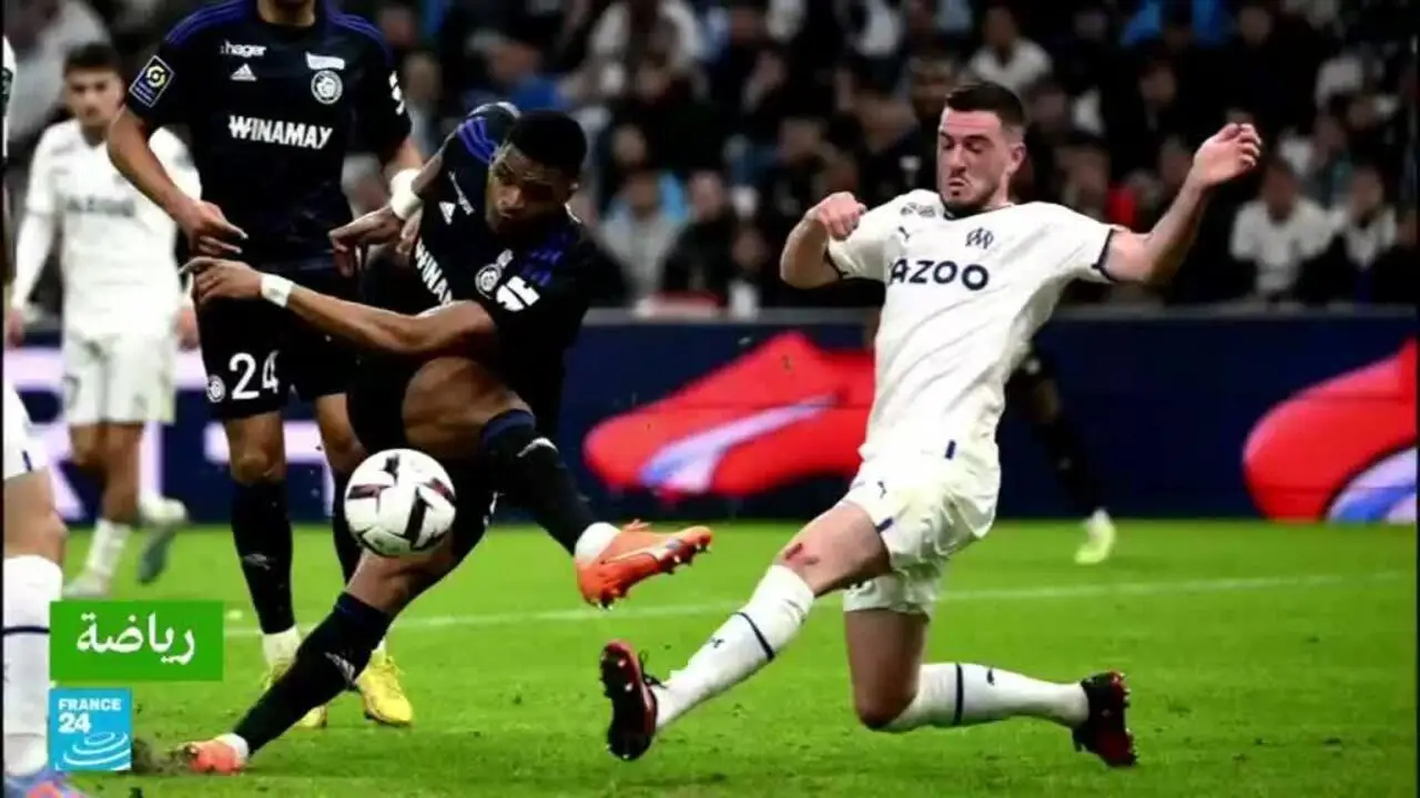 مرسيليا يعاني من خسارة قاسية أمام ستراسبورغ في مباراة مثيرة، تفاصيل وأحداث اللقاء وآثاره على ترتيب الدوري.