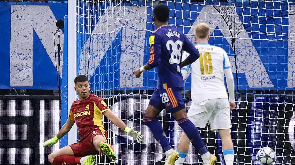 دعوة لإصلاح إدارة كرة القدم الفرنسية من أجل تحسين الأداء وتعزيز الشفافية وتطوير اللعبة في فرنسا.